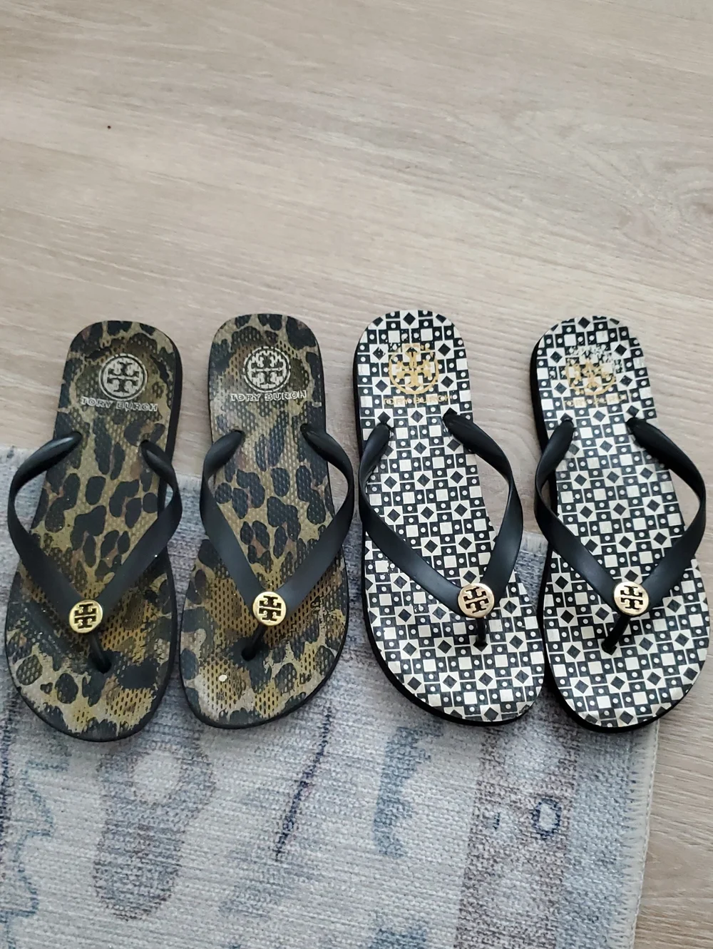 Tory Burch Bundle Of 2 Rubber Flip Flop Logo Sandals Sz7